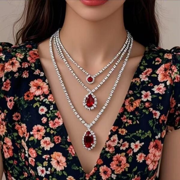 Luxurious and sexy diamond studded water droplet red necklace, fashionable and trendy women's versatile temperament, multi-layered V-shaped neck accessories